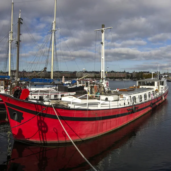 Estocolmo Suécia Outubro 2016 Navio Carga Cais Ilha Skeppsholmen Estocolmo — Fotografia de Stock