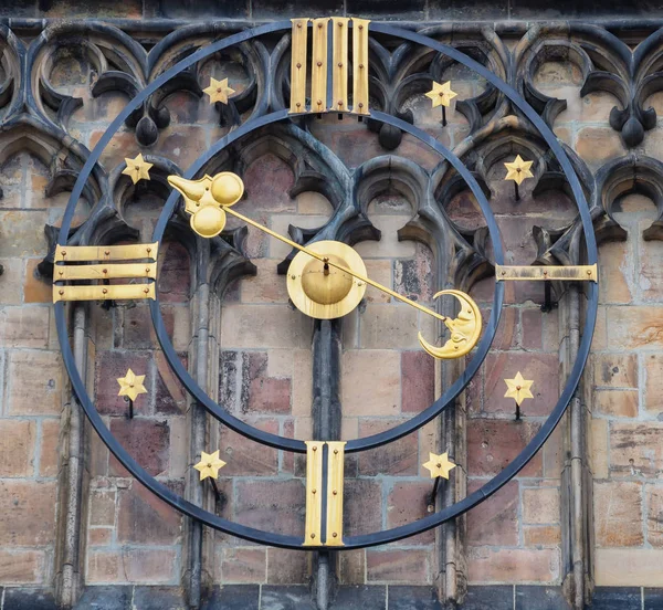 Reloj Astronómico y Puerta de la Catedral Gótica de los Santos Vitus, Castillo de Praga, República Checa Europa . —  Fotos de Stock