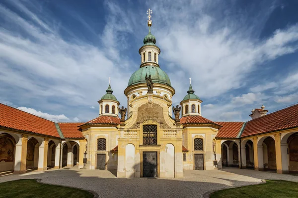 Chiesa di Nostra Signora vittoriosa sulla Montagna Bianca a Praga — Foto Stock
