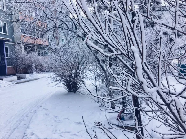 Fotoğraf Günbatımında Teknelerin Siluetlerini Arka Planda Dağları Gösteriyor Ayarlı Vsco — Stok fotoğraf