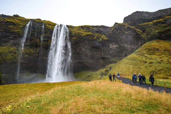 Seljalandsfoss, slavný vodopád Islandu — Stock fotografie