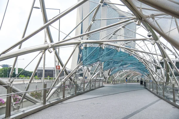 Helix bridge, one of landmarks in Singapore — Stock Photo, Image