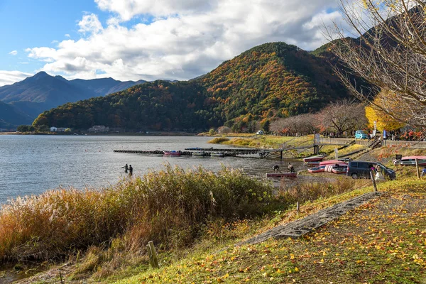 Krajobraz jeziora Kawaguchi jesienią — Zdjęcie stockowe