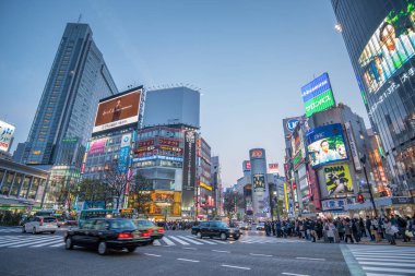Shibuya, Tokyo, Japonya gece Crossing