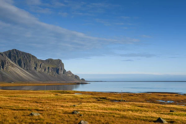 Paesaggio costiero nell'autunno dell'Islanda — Foto Stock