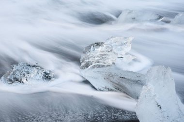 Buzdağları siyah volkanik kum plaj, İzlanda