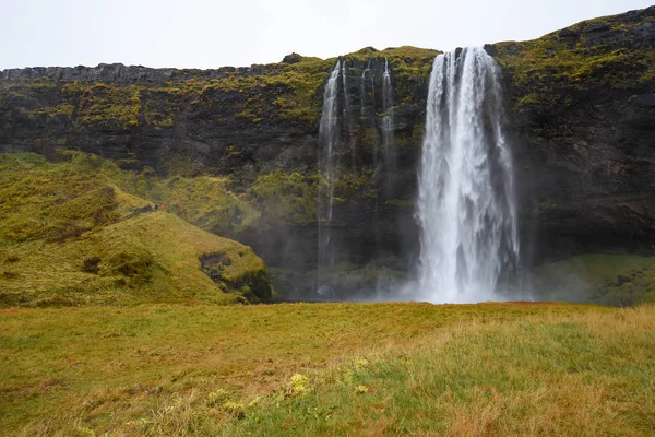 Seljalandsfoss, slavný vodopád Islandu — Stock fotografie