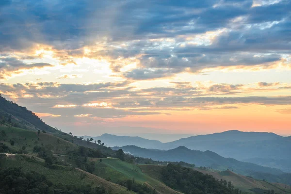 Mountain range and beautiful sunset — Stock Photo, Image