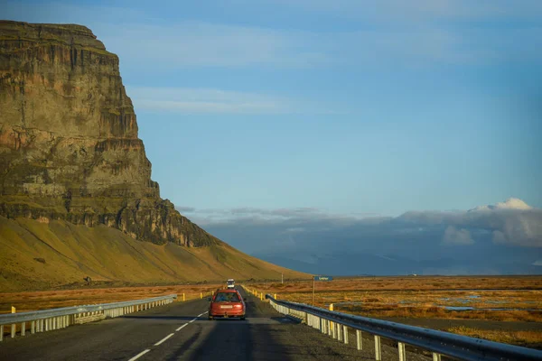 Ісландський дороги і краєвид влітку — стокове фото