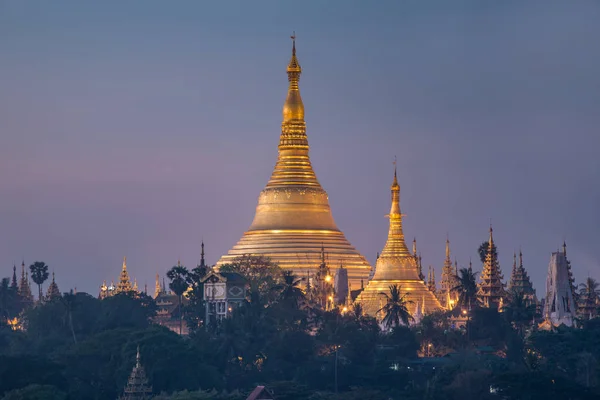 Shwedagon pagoda in Yangon, Myanmar — Stock Photo, Image