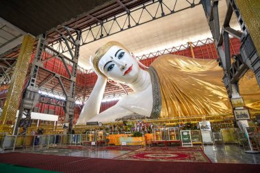 Chauk htat gyi Buda görüntüleri, Yangon, Myanmar uzanmış