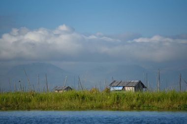 Geleneksel ev ve kayan Bahçe Inle Gölü, myanmar