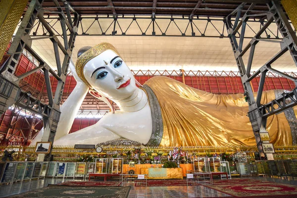 Chauk htat gyi Buda görüntüleri, Yangon, Myanmar uzanmış