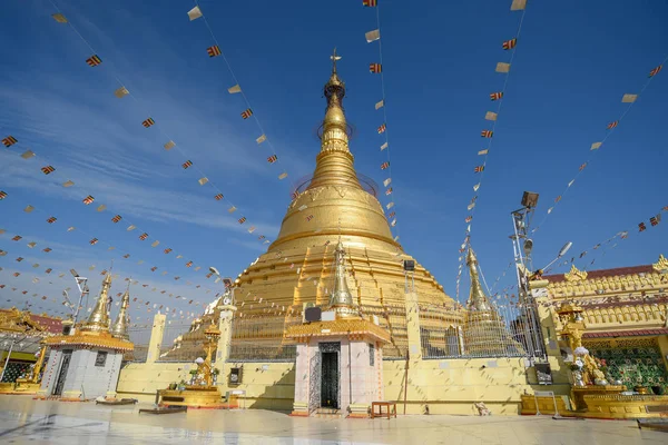 Botataung pagoden i Yangon, Myanmar — Stockfoto