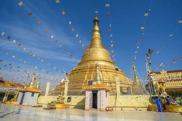 Botataung pagoden i Yangon, Myanmar — Stockfoto