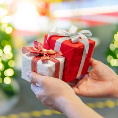 Noel hediyesi kutusu ya da yeni yıl hediyesi.