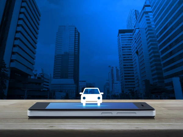 Bil framifrån flat ikonen på moderna smart telefonskärmen på bord — Stockfoto