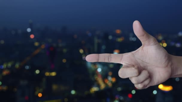 Kamera Flaches Symbol Finger Über Unschärfe Buntes Nachtlicht Moderner Büroturm — Stockvideo