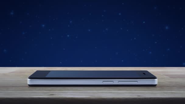 幻想的な夜空と月の上に木製のテーブルの上にモダンなスマート携帯電話の画面上のレストランクロッシュフラットアイコン ビジネス食品配達オンラインコンセプト — ストック動画