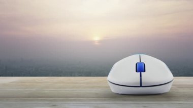 Motosiklet, modern şehir kulesinin üzerindeki ahşap masada kablosuz bilgisayar faresinde düz simge günbatımı gökyüzünde gökdelen, klasik tarzda, iş motosikleti sigortası online konsepti