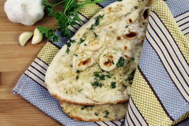 Sarımsak Naan ekmek