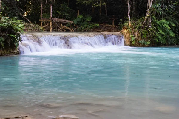 Kuang Si Cachoeiras, Luang Phrabang, Laos . — Fotografia de Stock