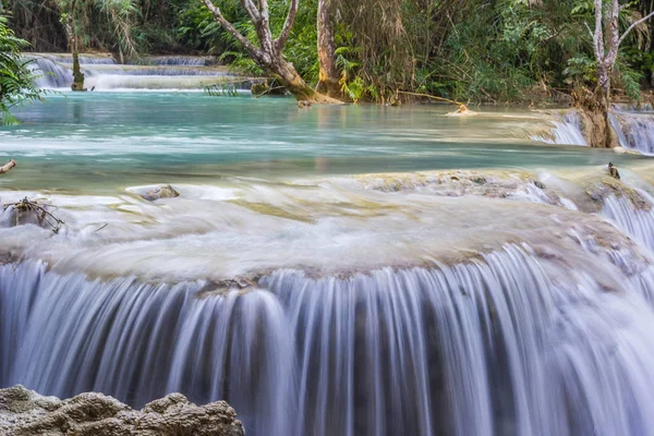 Kuang Si şelaleler, Luang Phrabang, Laos.