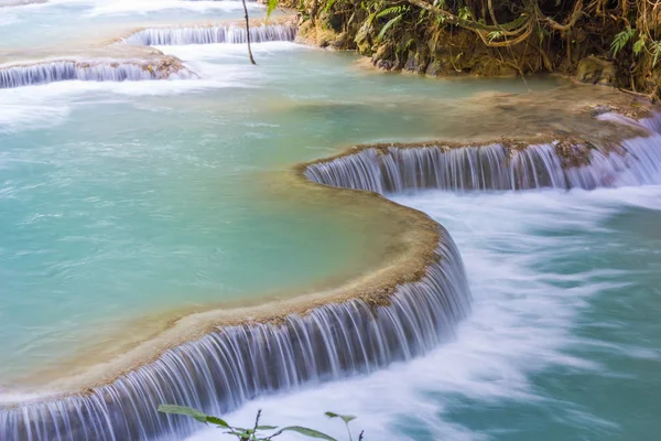老挝琅勃拉邦，光寺瀑布. — 图库照片