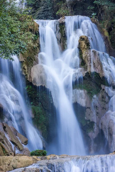 Kuang Si şelaleler, Luang Phrabang, Laos.