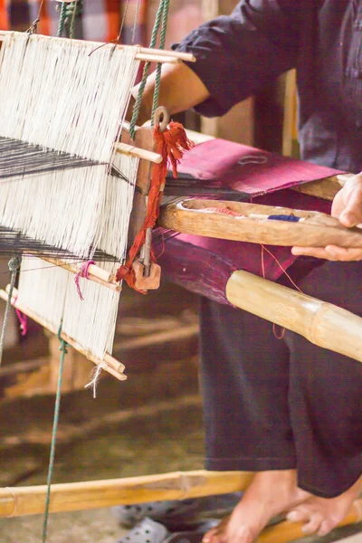 Silk weaving at north Thailand. — Stock Photo, Image