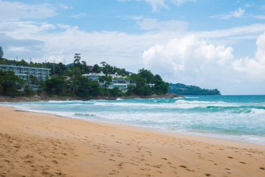 Mavi gökyüzü ve deniz ve lüks resort, Phuket, Tayland