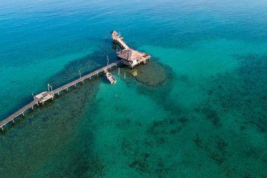 Tayland 'da Mavi Deniz berrak su.
