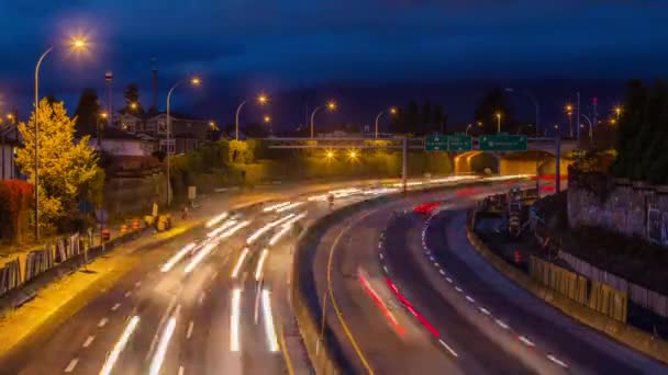 Tráfico ocupado de alto impacto de la autopista 1 en Vancouver — Vídeo de stock