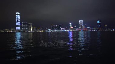 Hong Kong Şubat 2016: Kowloon, Hong Kong, Tsim Sha Tsui gece görünümü