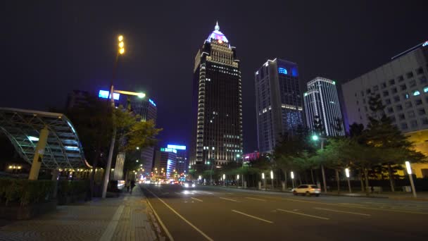 Taipei, Tayvan Şubat 2016: Gece trafik Şehir Taipei, Tayvan — Stok video