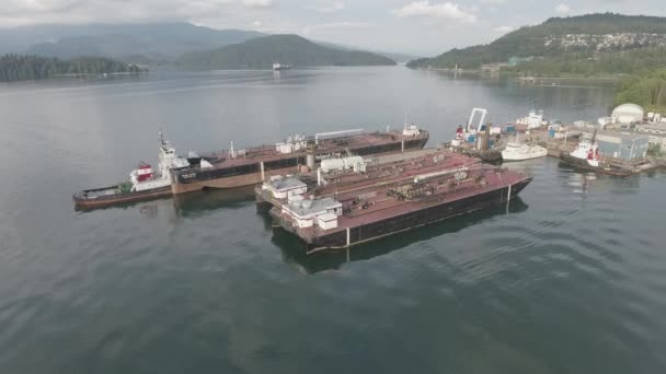 Vista aérea del astillero Tugboat — Vídeos de Stock