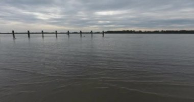 Havadan görünümü düşük tutum uçuş Polonyalılar arasında geçen okyanus yukarıda