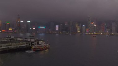 Hong Kong Mart 2016 - Victoria Harbor Hong Kong gece görünümü