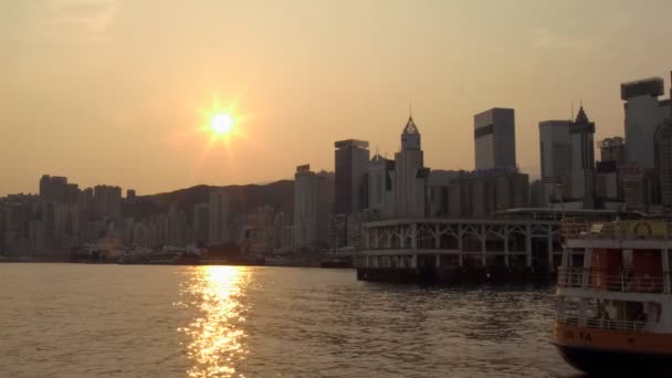 Hong Kong - mars 2016: Hong Kong ön vid soluppgång tid — Stockvideo