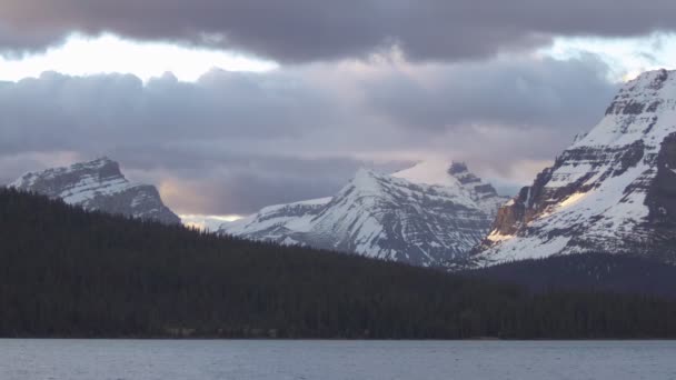 Crowfoot Mountain in Banff National Park, Albeta, Canada — Stock Video