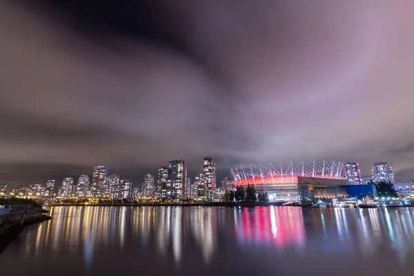 Vancouver 2012 Stadium False Creek Molnig Natt Downtown Vancouver British — Stockfoto