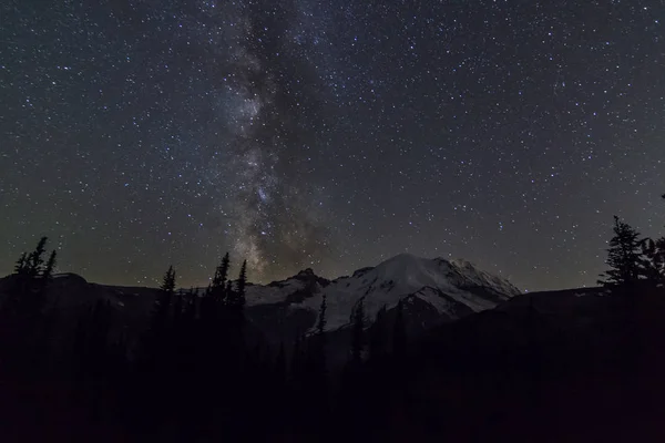 Vía Láctea Sobre Monte Rainier — Foto de Stock