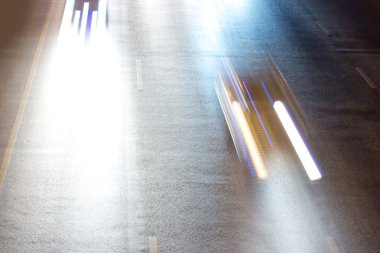 Hareket bulanıklığı olan boş yol