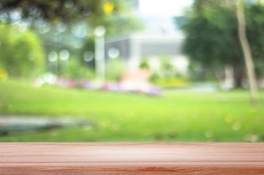 Boş doğa arka plan bulanık zemin ile ahşap masa, -ebilmek var olmak senin ürün görüntülemek için kullanılan