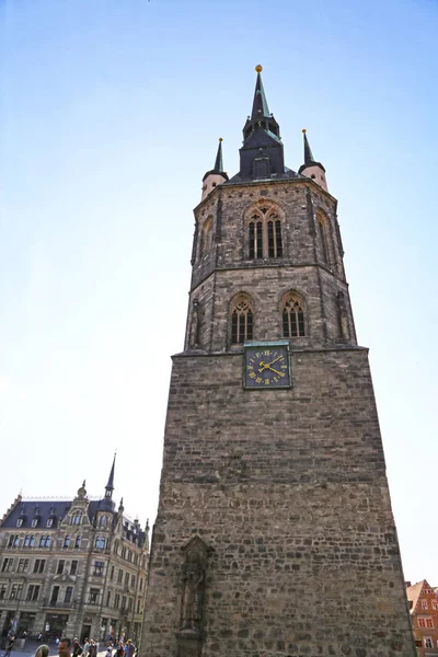 Halle (Saale), Germania-24 agosto 2019: La torre rossa — Foto Stock