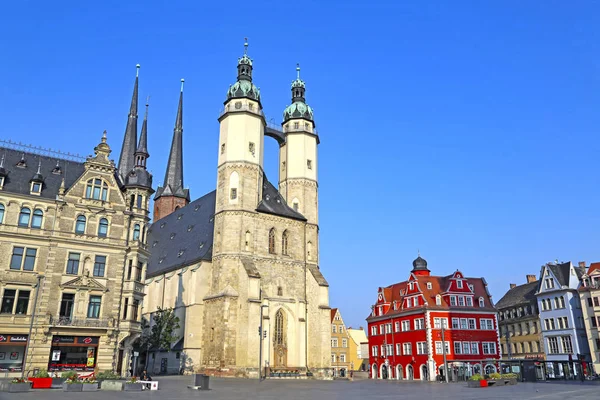 Halle (Saale), Alemania-25 de agosto de 2019: Central Market Square ingenio — Foto de Stock