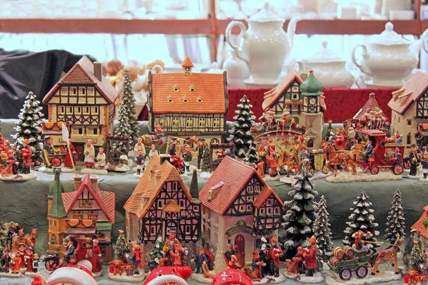 Stuttgart, Alemania- 19 de diciembre de 2010: Mercado de Navidad Fotos de stock
