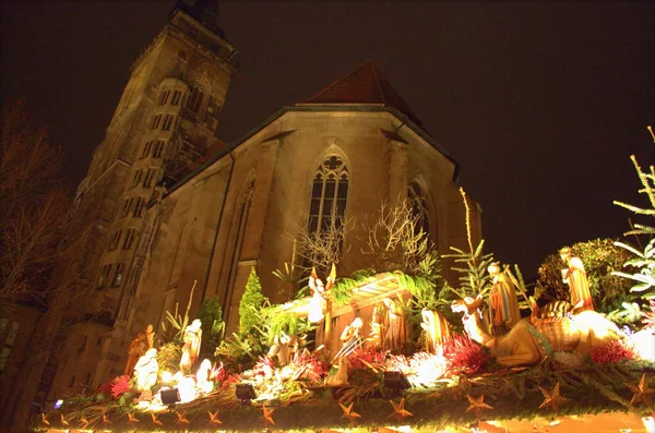 Stuttgart, Německo - 18. prosince 2011: Vánoční trh — Stock fotografie