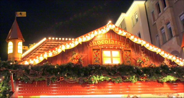 Stoccarda, Germania- 18 dicembre 2011: Mercatino di Natale Foto Stock Royalty Free