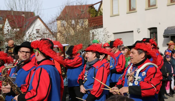 Donzdorf, Německo - 03. března 2019: tradiční karnevalové procesí — Stock fotografie